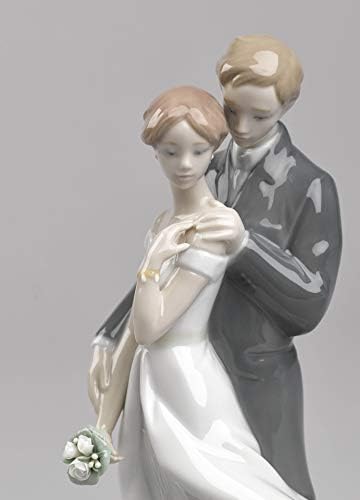 Lladró eterna, casal de amor eterno. Figura de aniversário de porcelana.