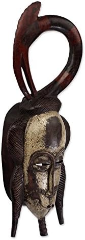 Novica Decorativa Máscara de Madeira Grande, Proteção e Bênçãos Marrons '
