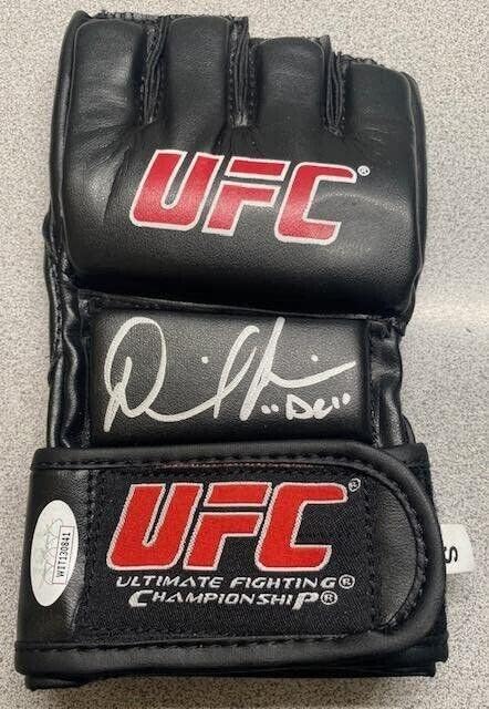 Daniel DC Cormier assinou a luva oficial de luta do UFC JSA testemunhou wit130841 - luvas MLB autografadas