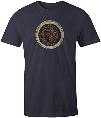 Fotografia de grãos de café em uma camiseta de manga curta da tigela