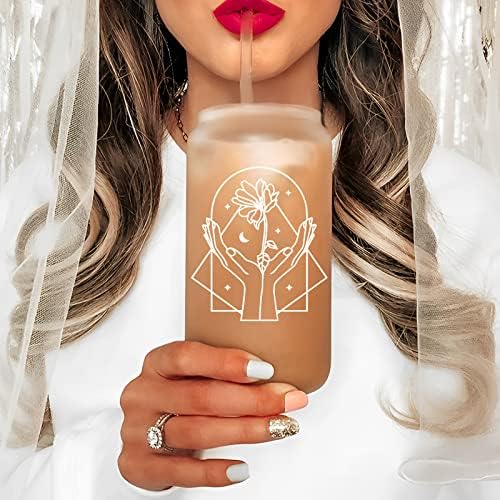 BOHO Floral Iced Coffee Cups com tampa e palha ， Coffee de café gelado de 16 onças com tampa e palha, vidro de bebida em forma de bebida, copos de cerveja boho fofos, presentes de aniversário para mulheres, irmãs