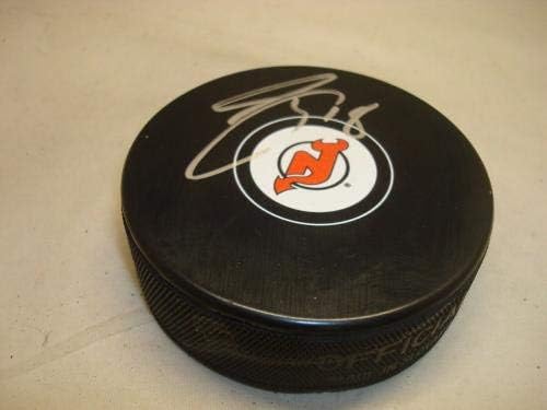 Drew Stafford assinou assinou o Puck de Hóquei Devils de New Jersey 1B - Autografado NHL Pucks