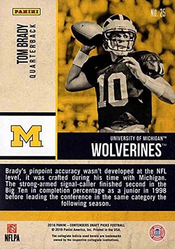 Tom Brady Panini Condula a série de cores da Old School Card #25, fotografando esta estrela do New England Patriots em sua camisa do Michigan Wolverines Blue College