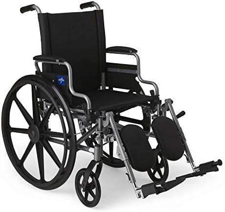 Medline leve e amigável cadeira de rodas com os braços flip-back, na mesa e a perna elevadora repousa para conforto extra, preto, assento de 18 polegadas
