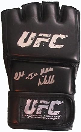Chuck The Iceman Liddell autografou a luva de angústia do UFC com prova, imagem de Chuck assinando, Ultimate Fighting ChampionShp,
