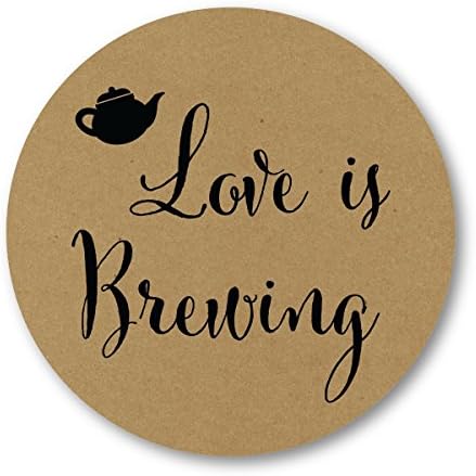 O amor está preparando adesivos de casamento, favores para chá, café ou cerveja