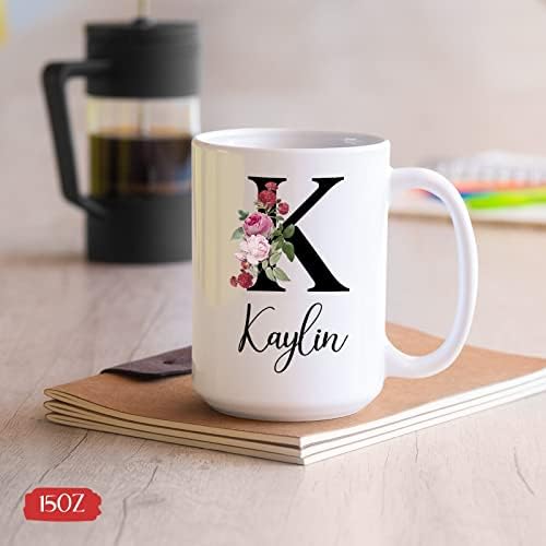 Nome inicial personalizado Presentes de caneca de café, caneca de flores em aquarela, nome personalizado de caneca cerâmica para
