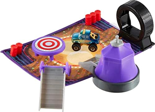 Disney e Pixar Cars Toys, Mini pilotos em movimento em movimento Time Playset com 1 Mini Ivy Truck, acessórios e estojo