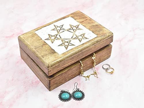 Armazene a caixa decorativa esculpida em madeira Indya com escultura pentagrama na parte superior | Acabamento de