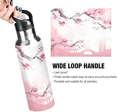 Qilmy japonês flor de cerejeira a vácuo garrafa de água isolada com tampa de palha 22 onças de parede dupla em aço inoxidável garrafa de água para esporte de viagem, frio quente, bpa-livre